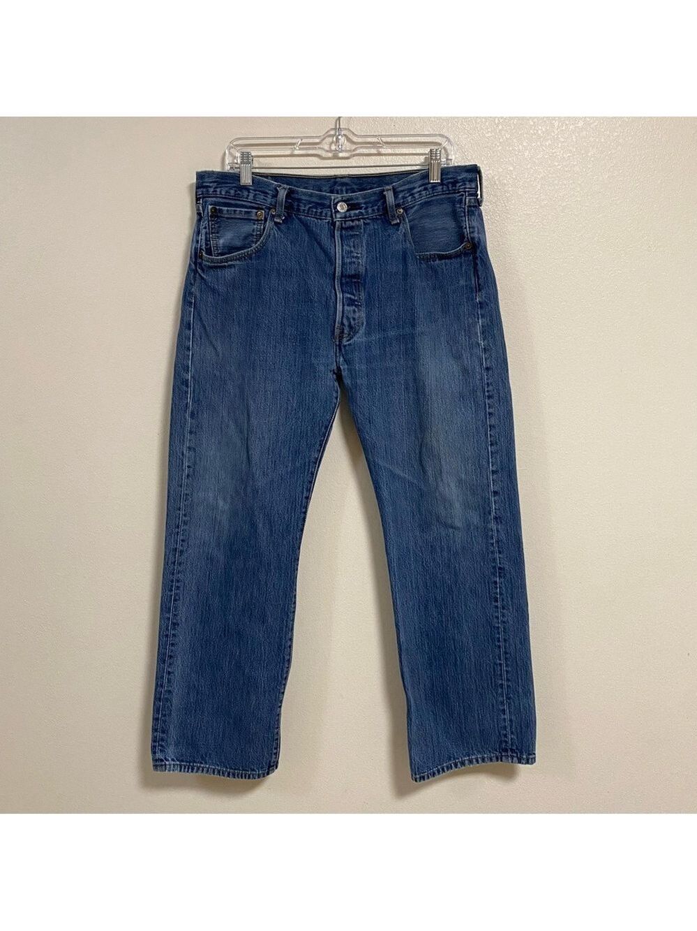 Levi’s 501 Jeans Men’s Size 36 Medium Wash straight leg button fly 501 Jeans